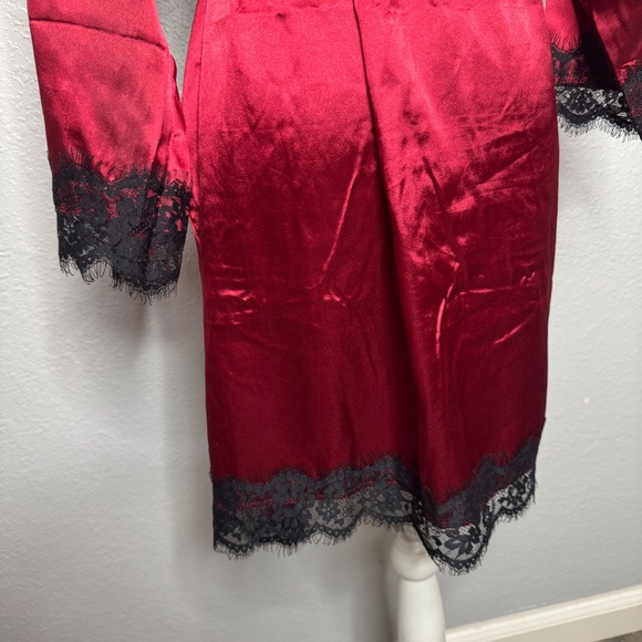 Women's Red  Short Satin Robe with Black Lace Trim size XL - Picture 8 of 13